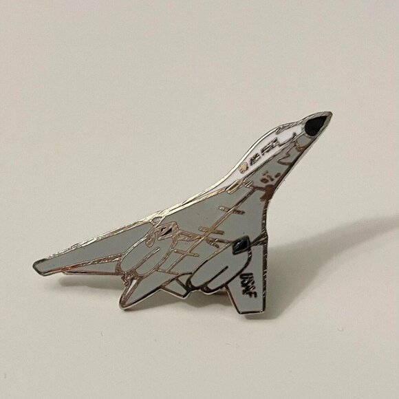 Vintage B1 Lancer Bomber USAF Air Force Aircraft Pin - Picture 1 of 11